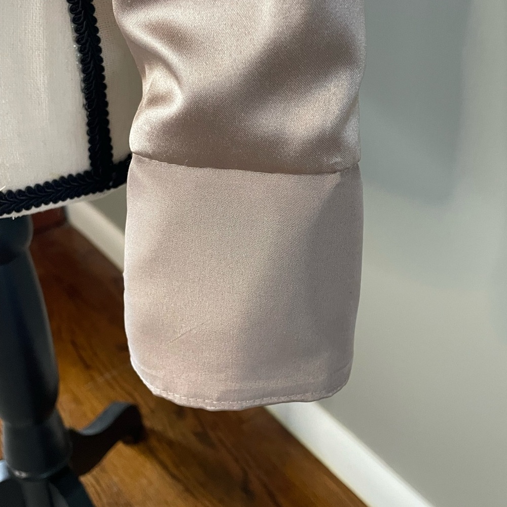 JJs House Cream Satin Women's Blazer/Shrug - Picture 9 of 9